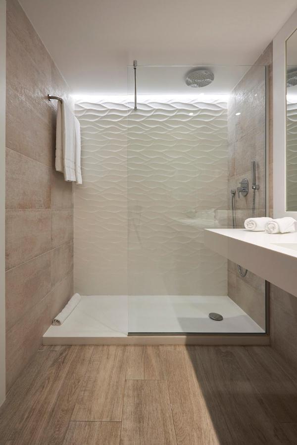 Single Room with Spa Access